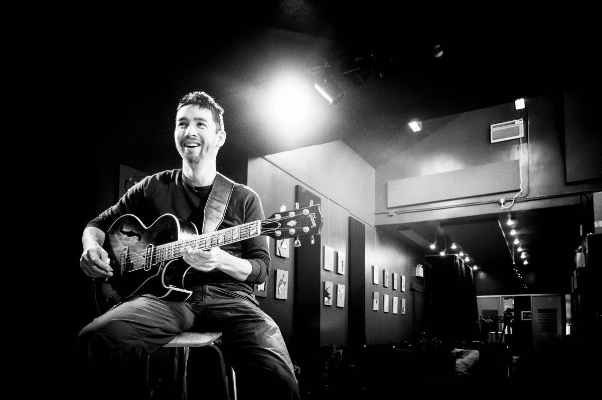 B&W – Music | Dance