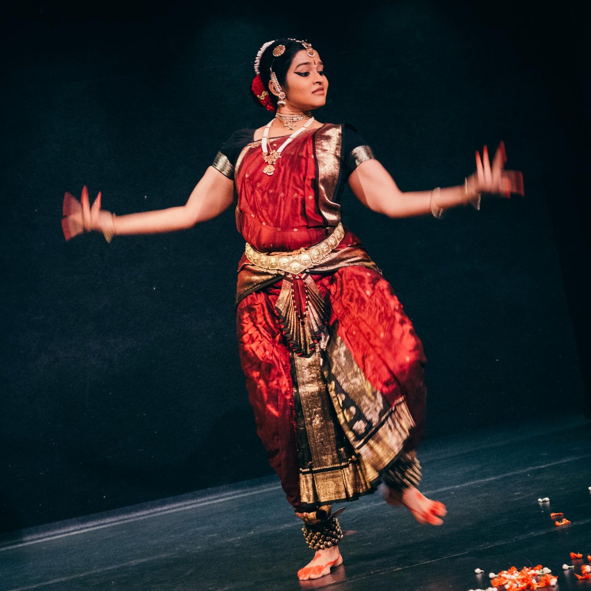 CENTRE MANDAPA -Dance and music from elsewhere.