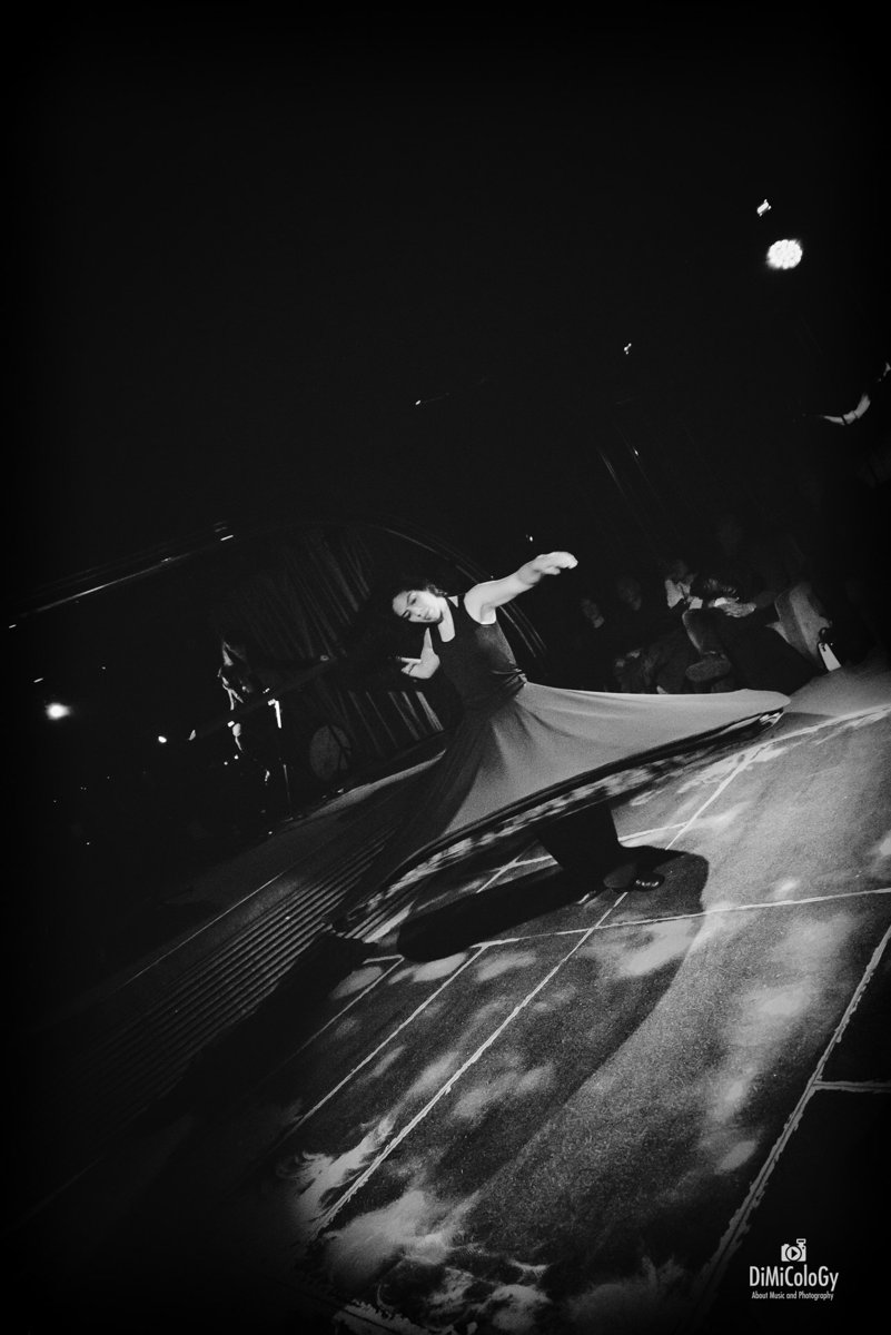 B&W – Music | Dance