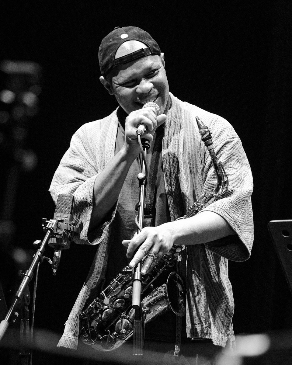 On stage with the Fuji X-T3! My review for concert photography... and more.