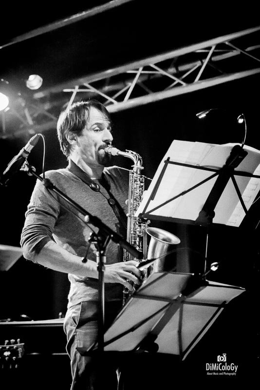 B&W – Music | Dance