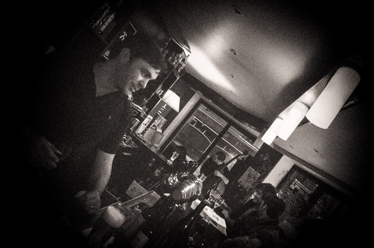 UNE PURE AIRE DE JAZZ - CasaNostra caffé in Paris