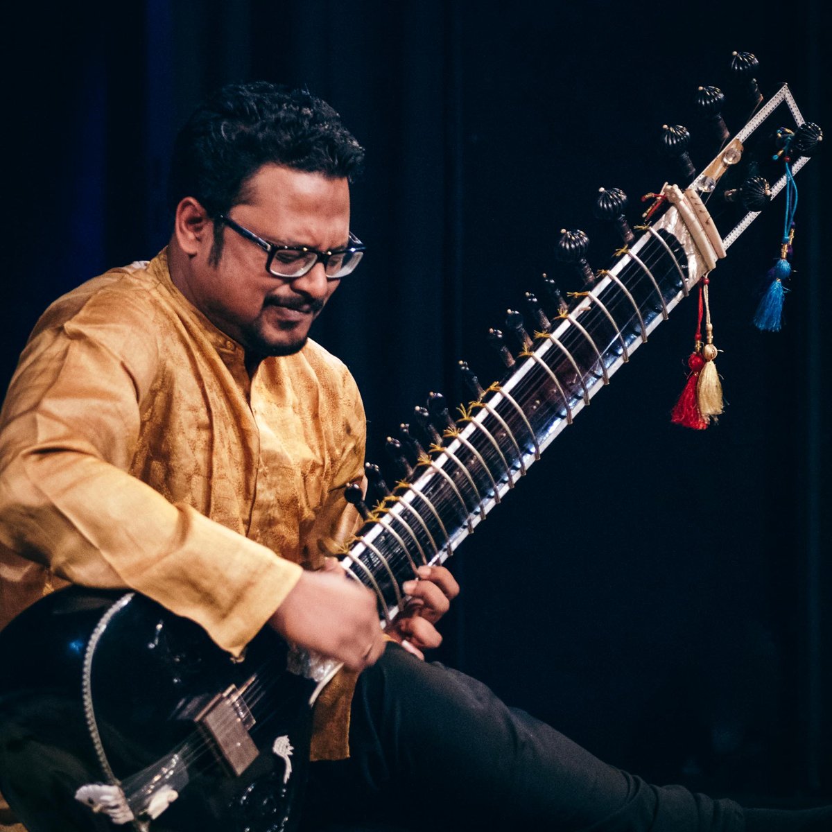CENTRE MANDAPA -Dance and music from elsewhere.